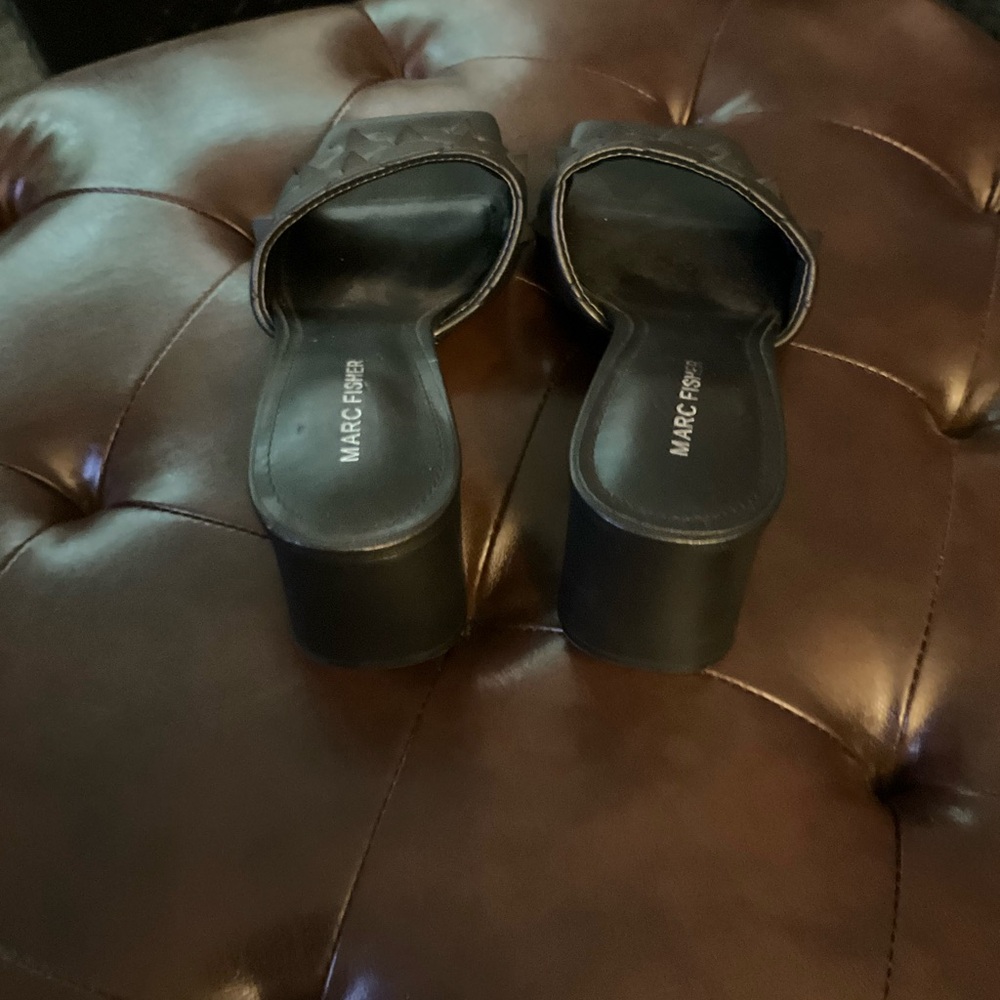 (Lori) Marc Fisher Black Mules Sleek and Stylish - Picture 5 of 7